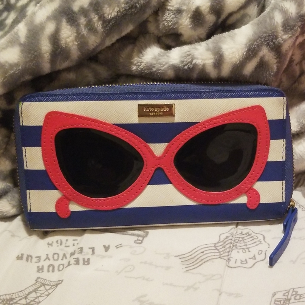 Kate Spade Make a Splash Sunglasses Wallet.